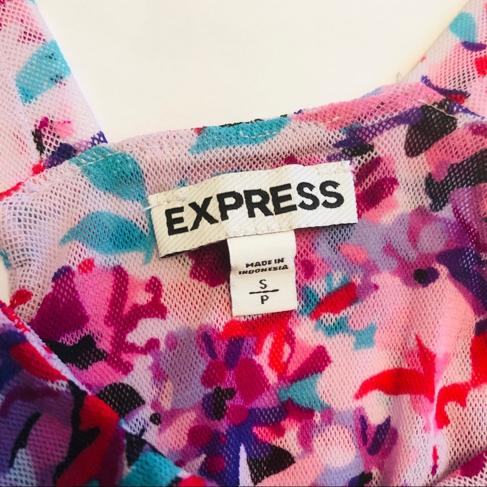 EXPRESS Floral Racerback Tank Top - Picture 4 of 4